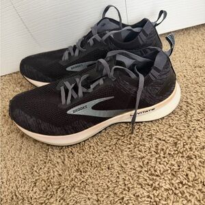 Brooks Levitate Black and White Athletic Shoes